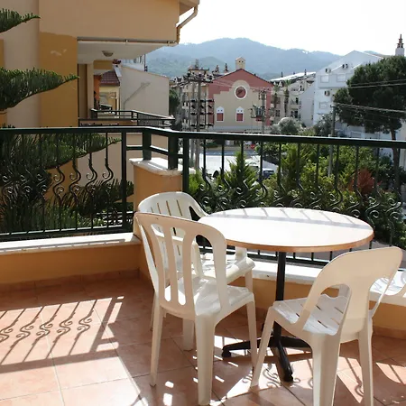 Sebnem & Lägenhetshotell Marmaris