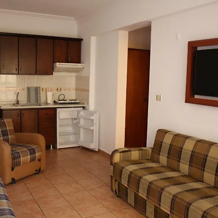 Ξενοδοχείο με διαμερίσματα Sebnem & Μαρμαρίς