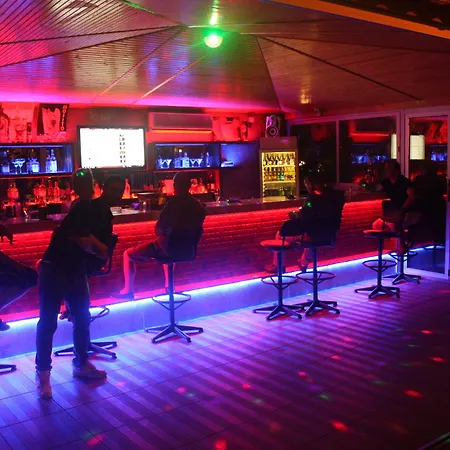 Sebnem & Ξενοδοχείο με διαμερίσματα 3*