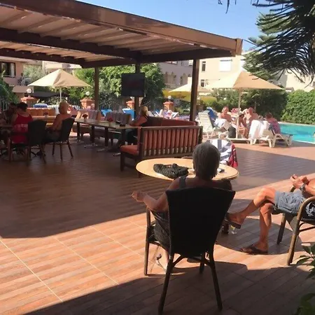 Ξενοδοχείο με διαμερίσματα Sebnem & 3*